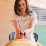 Reiki pose handen gezicht afstand 1511x2048 1 150x150